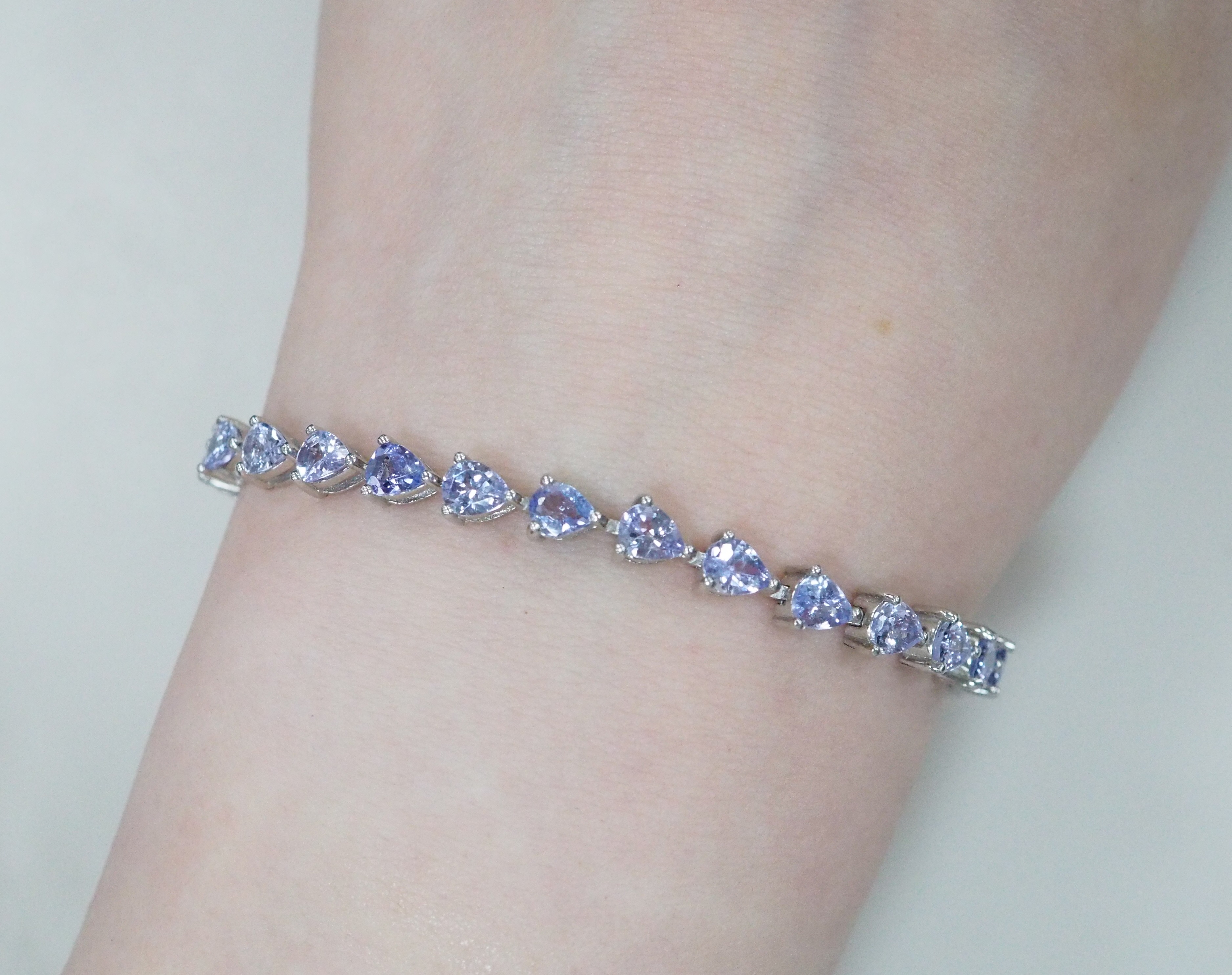 Серебряный браслет с танзанитами